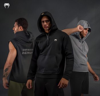 Drei Kapuzenpullover in unterschiedlichen Stilen: ein schwarzer Pullover mit einer Fronttasche, ein grauer ärmelloser Hoodie und ein schwarzes ärmelloses Modell.