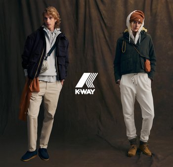 Ropa exterior K-Way que incluye una chaqueta negra y verde, sudadera con capucha gris, pantalones beige y gorro marrón, colocado sobre un fondo oscuro y texturizado.