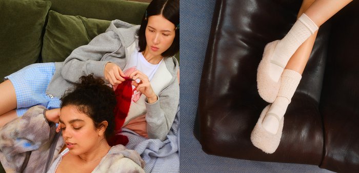 Δύο άτομα σε έναν καναπέ. Το ένα φοράει ένα φλις μπουφάν με σχέδια, ενώ το άλλο έχει μαλακά, ανοιχτόχρωμα παντόφλες και υφασμένα καλτσάκια.