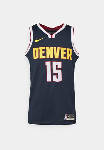 Denveras basketbola krekls tumši zilā krāsā ar dzeltenu uzrakstu "DENVER" un numuru 15 baltā krāsā ar sarkanu apmali, Nike logo un NBA uzlikumu.