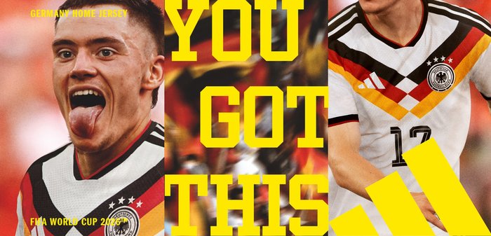Deutschland Heimtrikot mit einem weißen Grundton und diagonalen Streifen in Schwarz, Rot und Gold. Enthält das Adidas-Logo und den Text FIFA-Weltmeisterschaft 2026.