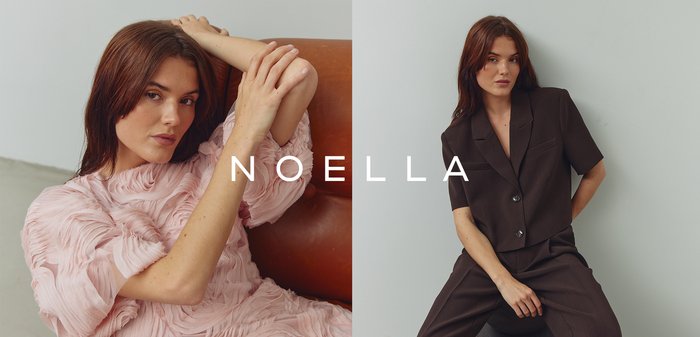 Kvinna klädd i en texturerad rosa klänning lutande sig tillbaka på en brun stol och samma kvinna i en mörkbrun kostym sittande på en svart pall.