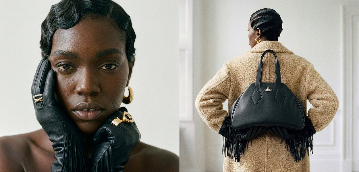 Mulher com luvas pretas de couro e joias douradas, e uma mala preta com franjas, vestindo um casaco bege, mostrada de frente e de costas.
