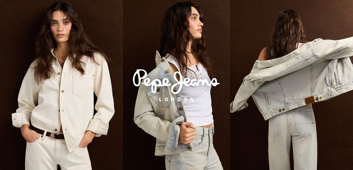 Donna con capelli lunghi indossa giacca beige e jeans viste davanti, di lato e da dietro su sfondo marrone scuro.
