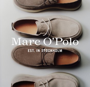 Trzy pary zamszowych butów sznurowanych w różnych odcieniach beżu i brązu ułożonych pionowo na jasnym tle.