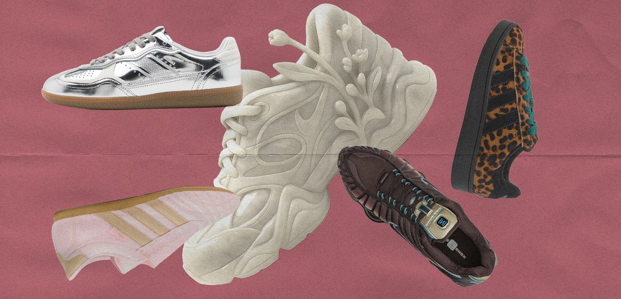 Vier Paare Schuhe: silberne Leder-Sneaker, ein strukturiertes weißes Design, braune Sneaker mit türkisfarbenen Akzenten und ein Leopardenmuster-Schuh.