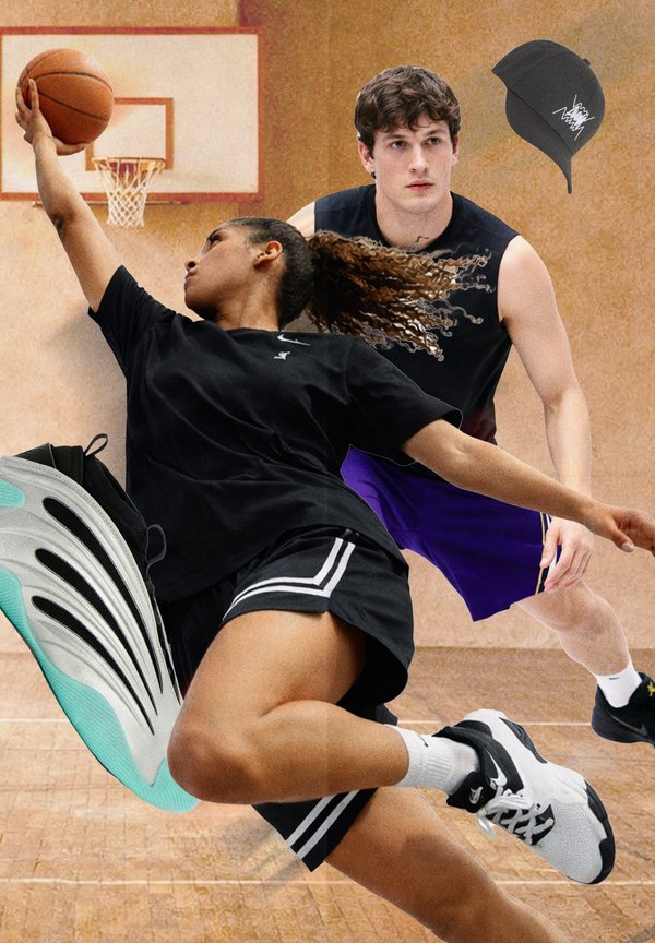 Mustad spordipluus ja lühikesed püksid valgete triipudega, mustad ja rohekassinised jalanõud; korvpall ja must nokamüts siseväljakul.