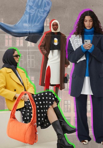 Drei Frauen in bunten, mehrlagigen Outfits mit Mänteln und Stiefeln; eine Frau sitzt mit einem gelben Mantel und einem gepunkteten Rock und hält eine orangefarbene Tasche.