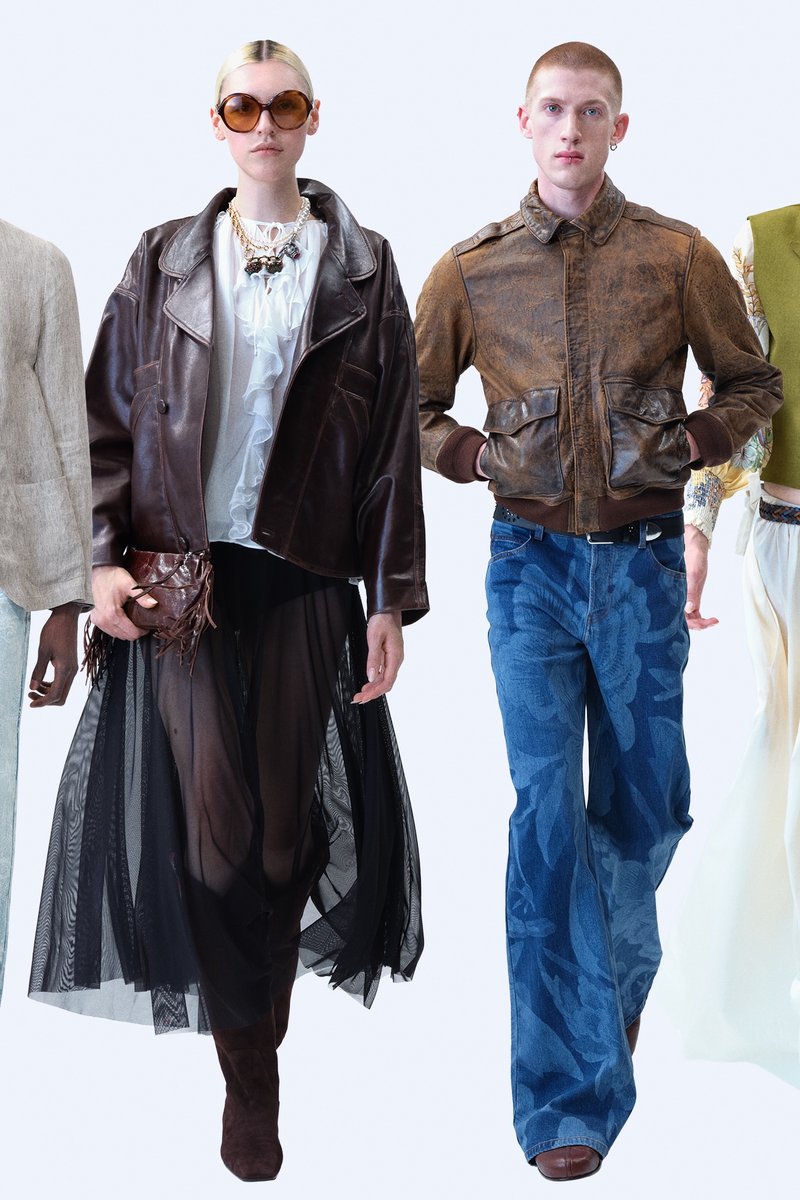 Giubbotto corto in pelle marrone, gonna trasparente nera e stivali marroni al ginocchio. Giubbotto bomber in pelle marrone con jeans svasati a fantasia blu.
