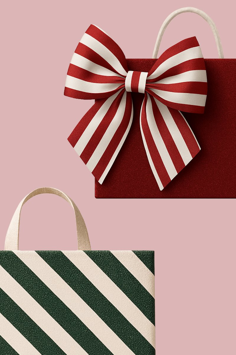 Sac cadeau rouge à texture brillante avec un grand nœud rayé rouge et blanc. Sac vert avec des rayures blanches diagonales et une texture lisse.