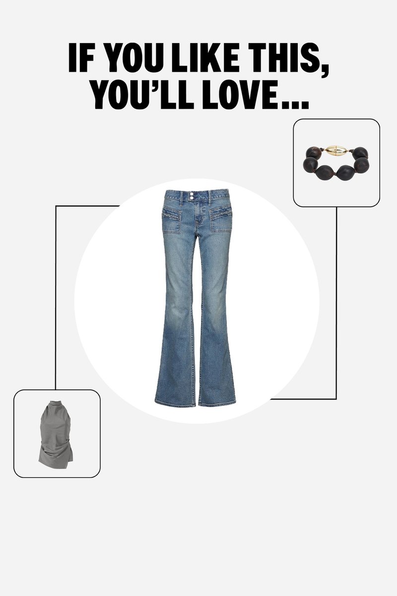 Blaue Schlagjeans in der Mitte, darunter links ein graues ärmelloses Oberteil und oben rechts ein schwarzes Perlenarmband auf weißem Hintergrund.