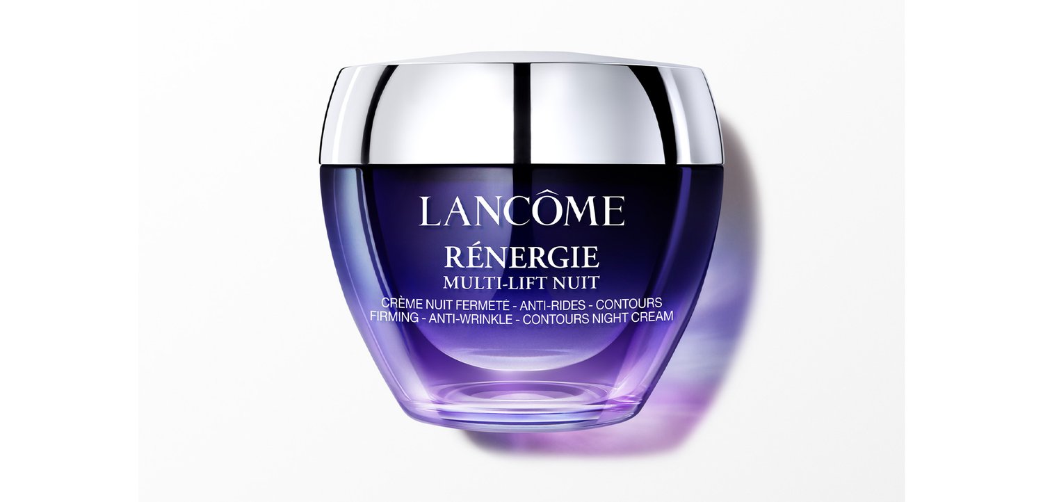 Lila Jar von Lancôme Rénergie Multi-Lift Nuit Nachtcreme mit silbernem Deckel und weißem Hintergrund. Text enthält Produktdetails in mehreren Sprachen.