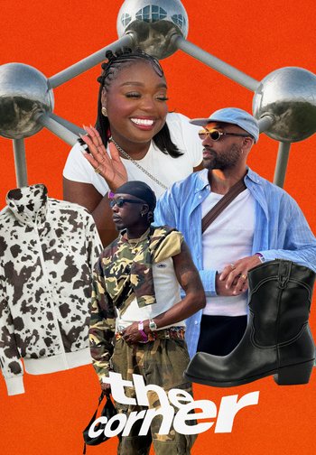 Die Collage zeigt eine Jacke mit Kuhflecken, ein Tarnmuster-Oberteil, ein blaues Hemd mit Knöpfen, einen schwarzen Lederstiefel, vor einem lebhaften orangen Hintergrund.