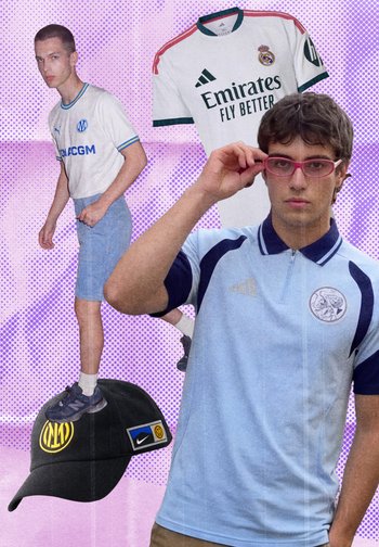 Homme en maillot de sport bleu clair ajustant des lunettes roses, un autre homme en maillot et short de football blanc, casquette noire, et maillot blanc du Real Madrid flottant.