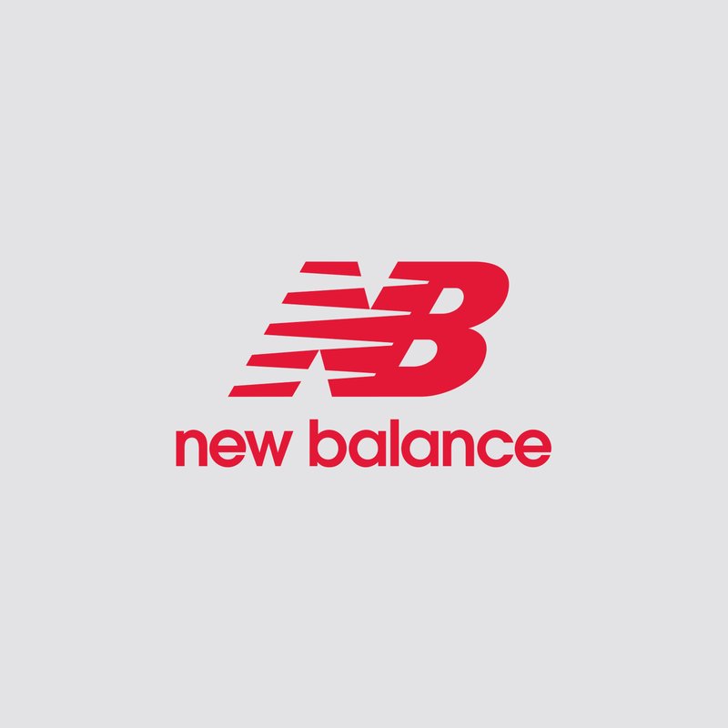 Logo "NB" stilizzato in rosso sopra le parole "new balance", su uno sfondo grigio chiaro, che enfatizza l'identità del marchio.