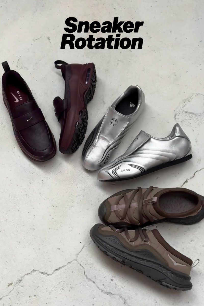 Cuatro pares de zapatillas: Nike granate, deportivas marrón oscuro, Adidas F50 plateadas y zapatos de senderismo marrones, dispuestos sobre un fondo de concreto claro.