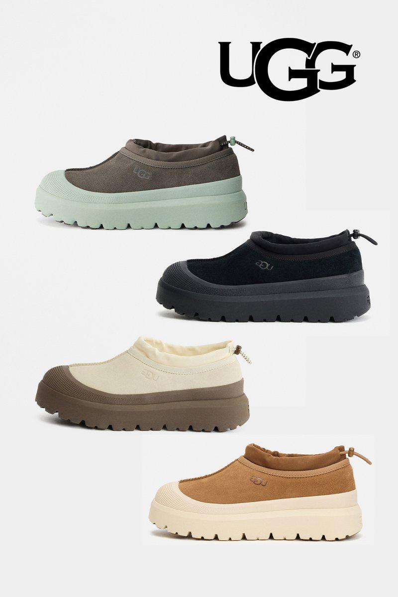 Cuatro zapatos tipo slip-on de UGG en colores marrón-verde, negro, beige-marrón y marrón-tostado con suelas gruesas y puños elásticos en el tobillo.