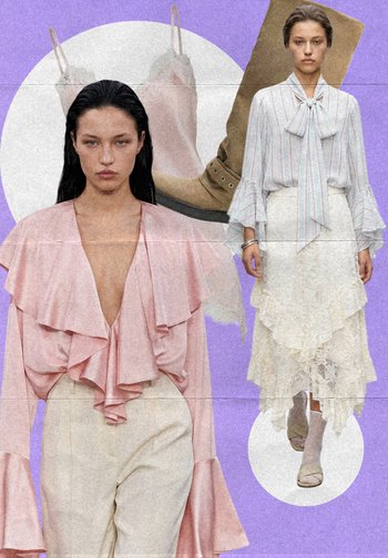 To kvindelige modeller bærer pasteloutfits: den ene i en lyserød flæsebluse og cremelange bukser, den anden i en stribet bluse med sløjfe og lagdelt blonderok.