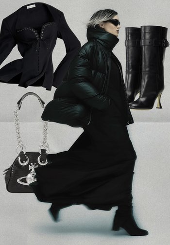 Schwarze Daunenjacke mit hohem Kragen, enganliegendes schwarzes Oberteil mit Spitzenverzierungen, kniefeste schwarze Stiefel mit Absatz und eine Handtasche mit Kettenakzenten.