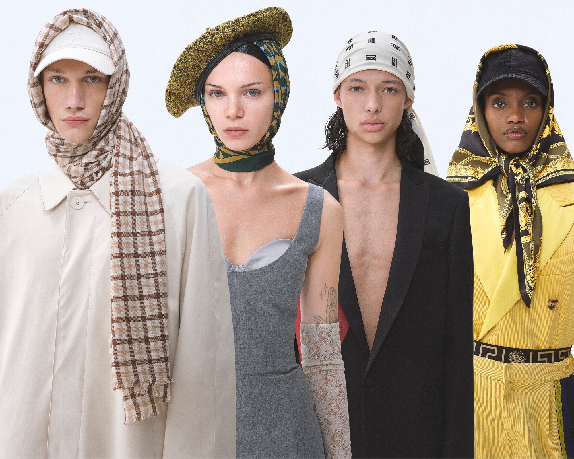 Cuatro modelos exhiben diversos tocados y atuendos: un abrigo beige, un vestido gris, un traje negro y un conjunto amarillo con bufandas y texturas estampadas.