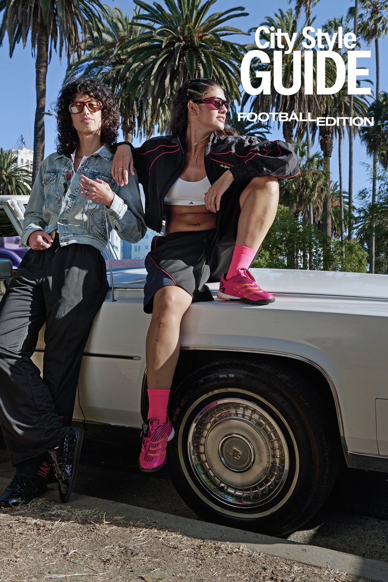 Zwei Personen in sportlicher Streetwear und Sonnenbrillen lehnen an einem weissen Auto unter Palmen, mit dem Text "City Style Guide Football Edition" darüber.