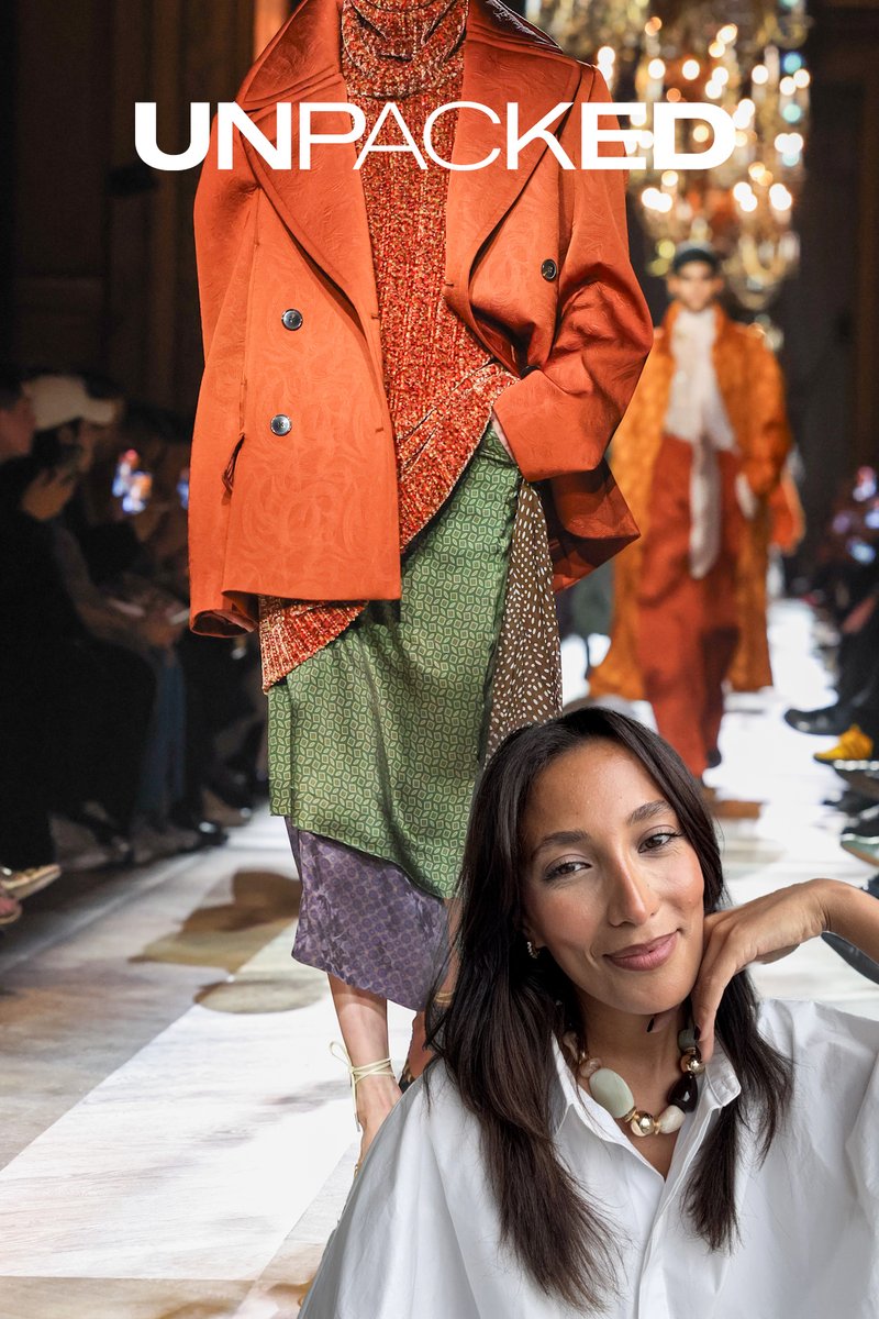Catwalkmodell i en överdimensionerad orange jacka över en mönstrad grön och lila klänning; en kvinna med långt hår i en vit skjorta och ett uttalat halsband.