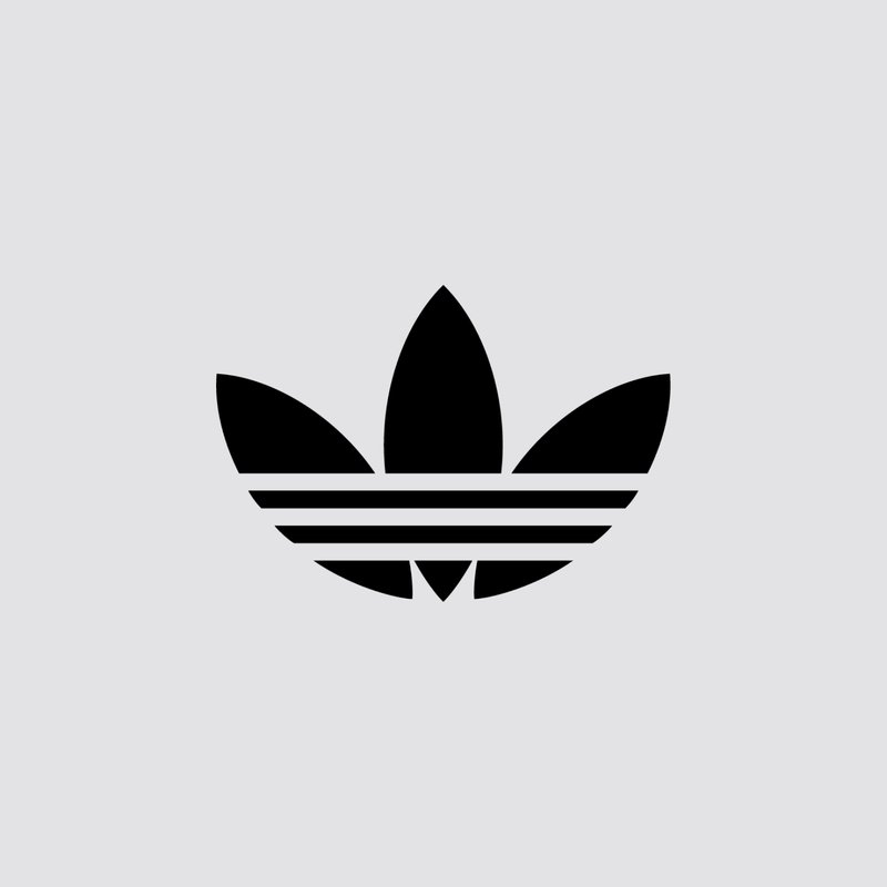 Logo negro de Adidas que presenta tres hojas y tres franjas horizontales sobre un fondo gris claro.