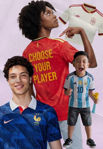 Personne en maillot rouge « Choisissez votre joueur » pointe un maillot flottant de l’Espagne, d’autres portant des maillots de France et d’Argentine à proximité.
