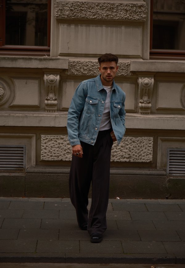 leon_vvl