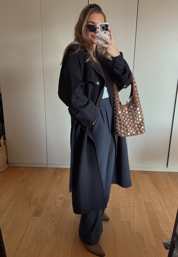 lara__brucker
