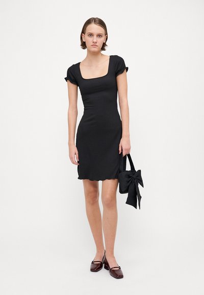 Mini Vestido Gap Ruffle Mujer Negras Blancas Para Las Mejores