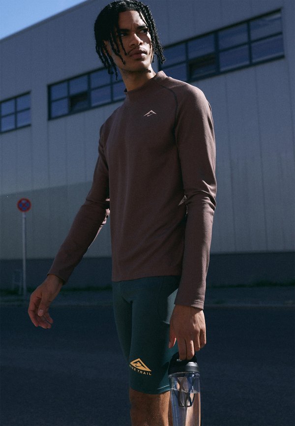 Nike Performance GIANNIS IMMORTALITY 3 UNISEX Basketball shoes malachite/medium soft pink