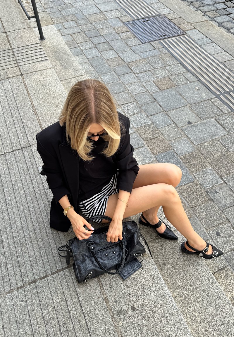 Weeklyalina