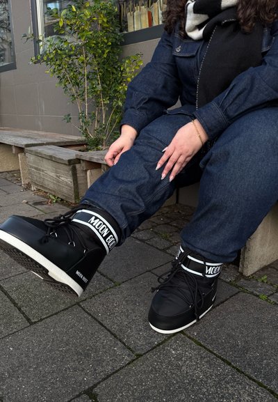 KARL LAGERFELD SIGNATURE WOOL BERET Chapeau black/noir