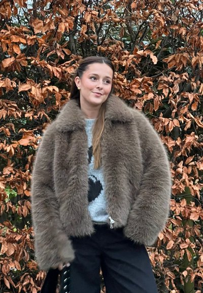 Vero Moda Petite VMSABRINA JACKET - Veste d'hiver - chocolate torte/marron foncé - ZALANDO