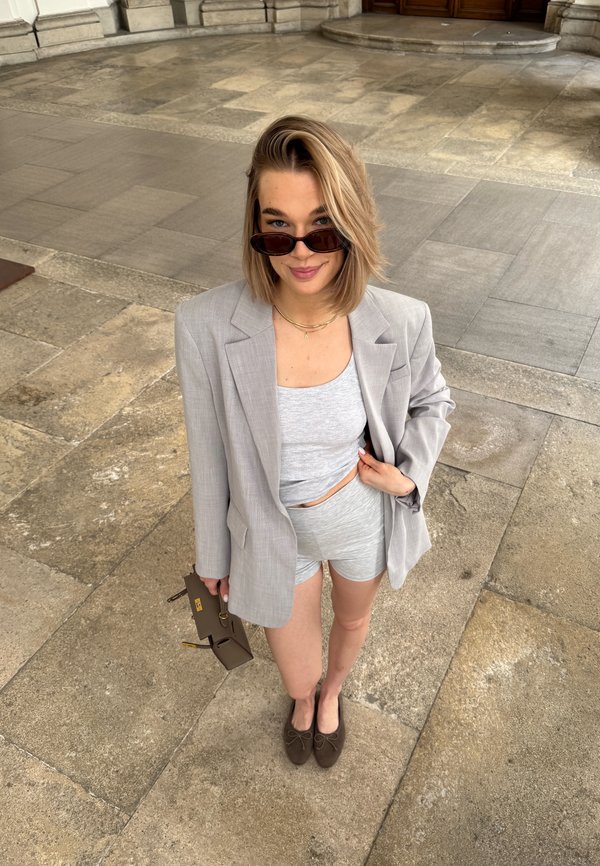 Weeklyalina