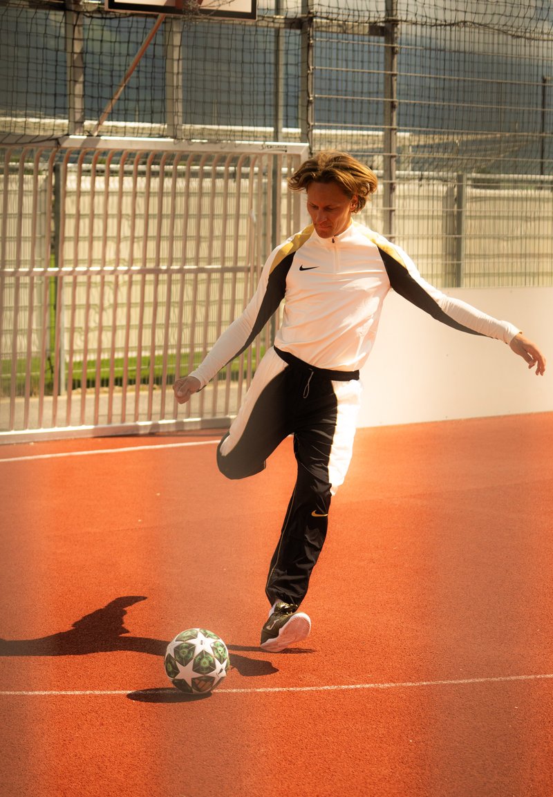 flo_corzelius