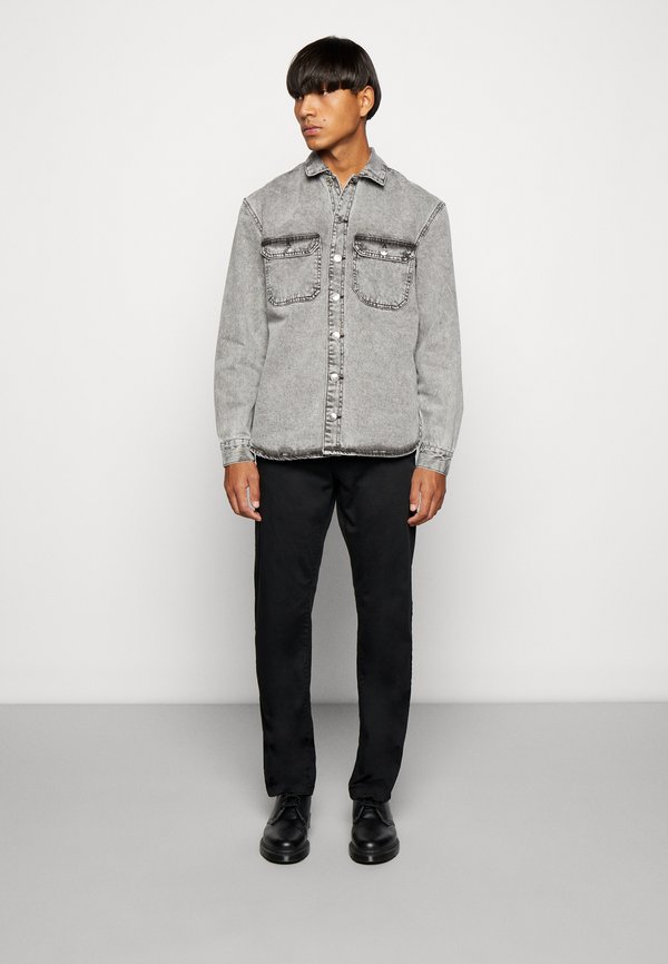 1461 3 eye shoe patent lamper