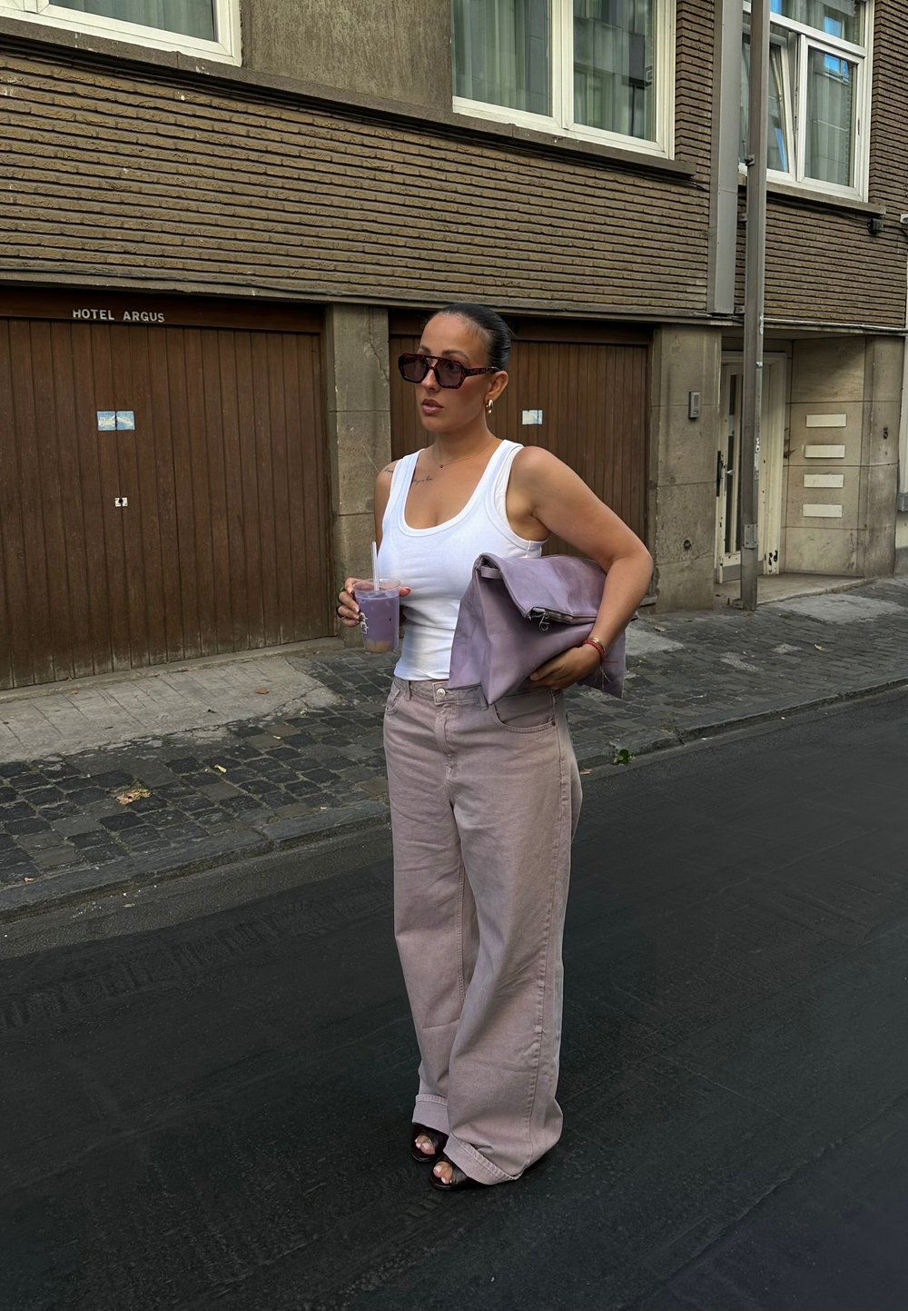 Žena koja nosi bijelu majicu bez rukava i široke bež hlače, drži ljubičastu preveliku torbu i napitak, stoji na ulici s smešnim smešnim smešnim smešnim smešnim smešnim smešnim smešnim smešnim smešnim smešnim smešnim smešnim smešnim smešnim smešnim smešnim smešnim smešnim smešnim smešnim smešnim smešnim smešnim smešnim smešnim smešnim smešnim smešnim smešnim smešnim smešnim smešnim smešnim smešnim smešnim smešnim smešnim smešnim smešnim smešnim smešnim smešnim smešnim smešnim smešnim smešnim smešnim smešnim smešnim smešnim smešnim smešnim smešnim smešnim smešnim smešnim smešnim smešnim smešnim smešnim smešnim smešnim smešnim smešnim smešnim smešnim smešnim smešnim smešnim smešnim smešnim smešnim smešnim smešnim smešnim smešnim smešnim smešnim smešnim smešnim smešnim smešnim smešnim smešnim smešnim smešnim smešnim smešnim smešnim smešnim smešnim smešnim smešnim smešnim smešnim smešnim smešnim smešnim smešnim smešnim smešnim smešnim smešnim smešnim smešnim smešnim smešnim smešnim smešnim smešnim smešnim smešnim smešnim smešnim smešnim smešnim smešnim smešnim smešnim smešnim smešnim smešnim smešnim smešnim smešnim smešnim smešnim smešnim smešnim smešnim smešnim smešnim smešnim smešnim smešnim smešnim smešnim smešnim smešnim smešnim smešnim smešnim smešnim smešnim smešnim smešnim smešnim smešnim smešnim smešnim smešnim smešnim smešnim smešnim smešnim smešnim smešnim smešnim smešnim smešnim smešnim smešnim smešnim smešnim smešnim smešnim smešnim smešnim smešnim smešnim smešnim smešnim smešnim smešnim smešnim smešnim smešnim smešnim smešnim smešnim smešnim smešnim smešnim smešnim smešnim smešnim smešnim smešnim smešnim smešnim smešnim smešnim smešnim smešnim smešnim smešnim smešnim smešnim smešnim smešnim smešnim smešnim smešnim smešnim smešnim smešnim smešnim smešnim smešnim smešnim smešnim smešnim smešnim smešnim smešnim smešnim smešnim smešnim smešnim smešnim smešnim smešnim smešnim smešnim smešnim smešnim smešnim smešnim smešnim smešnim smešnim smešnim smešnim smešnim smešnim smešnim smešnim smešnim smešnim smešnim smešnim smešnim smešnim smešnim smešnim smešnim smešnim smešnim smešnim smešnim smešnim smešnim smešnim smešnim smešnim smešnim smešnim smešnim smešnim smešnim smešnim smešnim smešnim smešnim smešnim smešnim smešnim smešnim smešnim smešnim smešnim smešnim smešnim smešnim smešnim smešnim smešnim smešnim smešnim smešnim smešnim smešnim smešnim smešnim smešnim smešnim smešnim smešnim smešnim smešnim smešnim smešnim smešnim smešnim smešnim smešnim smešnim smešnim smešnim smešnim smešnim smešnim smešnim smešnim smešnim smešnim smešnim smešnim smešnim smešnim smešnim smešnim smešnim smešnim smešnim smešnim smešnim smešnim smešnim smešnim smešnim smešnim smešnim smešnim smešnim smešnim smešnim smešnim smešnim smešnim smešnim smešnim smešnim smešnim smešnim smešnim smešnim smešnim smešnim smešnim smešnim smešnim smešnim smešnim smešnim smešnim SMEŠNIM SMEŠNIM SMEŠNIM prevelika torba i napitak, stoji na ulici s smešnim smešnim smešnim smešnim smešnim smešnim smešnim smešnim smešnim smešnim smešnim smešnim smešnim smešnim smešnim smešnim smešnim smešnim smešnim smešnim smešnim smešnim smešnim smešnim smešnim smešnim smešnim smešnim smešnim smešnim smešnim smešnim SMEŠNIM SMEŠNIM SMEŠNIM SMEŠNIM SMEŠNIM SMEŠNIM smešnim smešnim smešnim smešnim smešnim smešnim smešnim smešnim smešnim smešnim SMEŠNIM SMEŠNIM SMEŠNIM SMEŠNIM SMEŠNIM SMEŠNIM SMEŠNIM SMEŠNIM SMEŠNIM SMEŠNIM SMEŠNIM SMEŠNIM SMEŠNIM SMEŠNIM SMEŠNIM SMEŠNIM SMEŠNIM SMEŠNIM SMEŠNIM SMEŠNIM SMEŠNIM SMEŠNIM SMEŠNIM SMEŠNIM SMEŠNIM SMEŠNIM SMEŠNIM SMEŠNIM SMEŠNIM SMEŠNIM SMEŠNIM SMEŠNIM SMEŠNIM SMEŠNIM SMEŠNIM SMEŠNIM SMEŠNIM SMEŠNIM SMEŠNIM SMEŠNIM SMEŠNIM SMEŠNIM SMEŠNIM SMEŠNIM SMEŠNIM SMEŠNIM SMEŠNIM SMEŠNIM SMEŠNIM SMEŠNIM SMEŠNIM SMEŠNIM SMEŠNIM SMEŠNIM SMEŠNIM SMEŠNIM SMEŠNIM SMEŠNIM SMEŠNIM SMEŠNIM SMEŠNIM SMEŠNIM SMEŠNIM SMEŠNIM SMEŠNIM SMEŠNIM SMEŠNIM SMEŠNIM SMEŠNIM SMEŠNIM SMEŠNIM SMEŠNIM SMEŠNIM SMEŠNIM SMEŠNIM SMEŠNIM SMEŠNIM SMEŠNIM SMEŠNIM SMEŠNIM SMEŠNIM SMEŠNIM SMEŠNIM SMEŠNIM SMEŠNIM SMEŠNIM SMEŠNIM SMEŠNIM SMEŠNIM SMEŠNIM SMEŠNIM SMEŠNIM SMEŠNIM SMEŠNIM SMEŠNIM SMEŠNIM SMEŠNIM SMEŠNIM SMEŠNIM SMEŠNIM SMEŠNIM SMEŠNIM SMEŠNIM SMEŠNIM SMEŠNIM SMEŠNIM SMEŠNIM SMEŠNIM SMEŠNIM SMEŠNIM SMEŠNIM SMEŠNIM SMEŠNIM SMEŠNIM SMEŠNIM SMEŠNIM SMEŠNIM SMEŠNIM SMEŠNIM SMEŠNIM SMEŠNIM SMEŠNIM SMEŠNIM SMEŠNIM SMEŠNIM SMEŠNIM SMEŠNIM SMEŠNIM SMEŠNIM SMEŠNIM SMEŠNIM SMEŠNIM SMEŠNIM SMEŠNIM SMEŠNIM SMEŠNIM SMEŠNIM SMEŠNIM SMEŠNIM SMEŠNIM SMEŠNIM SMEŠNIM SMEŠNIM SMEŠNIM SMEŠNIM SMEŠNIM SMEŠNIM SMEŠNIM SMEŠNIM SMEŠNIM SMEŠNIM SMEŠNIM SMEŠNIM SMEŠNIM SMEŠNIM SMEŠNIM SMEŠNIM SMEŠNIM SMEŠNIM SMEŠNIM SMEŠNIM SMEŠNIM SMEŠNIM SMEŠNIM SMEŠNIM SMEŠNIM SMEŠNIM SMEŠNIM SMEŠNIM SMEŠNIM SMEŠNIM SMEŠNIM SMEŠNIM SMEŠNIM SMEŠNIM SMEŠNIM SMEŠNIM SMEŠNIM SMEŠNIM SMEŠNIM SMEŠNIM SMEŠNIM SMEŠNIM SMEŠNIM SMEŠNIM SMEŠNIM SMEŠNIM SMEŠNIM SMEŠNIM SMEŠNIM SMEŠNIM SMEŠNIM SMEŠNIM SMEŠNIM SMEŠNIM SMEŠNIM SMEŠNIM SMEŠNIM SMEŠNIM SMEŠNIM SMEŠNIM SMEŠNIM SMEŠNIM SMEŠNIM SMEŠNIM SMEŠNIM SMEŠNIM SMEŠNIM SMEŠNIM SMEŠNIM SMEŠNIM SMEŠNIM SMEŠNIM SMEŠNIM SMEŠNIM SMEŠNIM SMEŠNIM SMEŠNIM SMEŠNIM SMEŠNIM SMEŠNIM SMEŠNIM SMEŠNIM SMEŠNIM SMEŠNIM SMEŠNIM SMEŠNIM SMEŠNIM SMEŠNIM SMEŠNIM SMEŠNIM SMEŠNIM SMEŠNIM SMEŠNIM SMEŠNIM SMEŠNIM SMEŠNIM SMEŠNIM SMEŠNIM SMEŠNIM SMEŠNIM SMEŠNIM SMEŠNIM SMEŠNIM SMEŠNIM SMEŠNIM SMEŠNIM SMEŠNIM SMEŠNIM SMEŠNIM SMEŠNIM SMEŠNIM SMEŠNIM SMEŠNIM SMEŠNIM SMEŠNIM SMEŠNIM SMEŠNIM smešnim smešnim smešnim smešnim smešnim smešnim smešnim smešnim smešnim smešnim smešnim smešnim smešnim smešnim smešnim smešnim smešnim smešnim smešnim smešnim smešnim smešnim smešnim smešnim smešnim SMEŠNIM SMEŠNIM SMEŠNIM SMEŠNIM SMEŠNIM SMEŠNIM SMEŠNIM SMAJEVANJEM