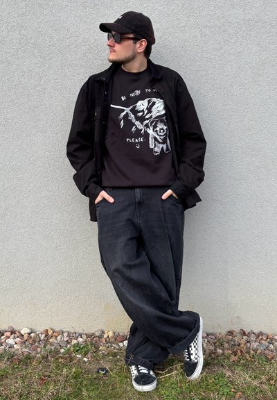 Set Felpa E Pantaloni Naruto Bioworld - Oversize, Licenza Ufficiale, 60% Cotone 40% Poliestere - Foto 6