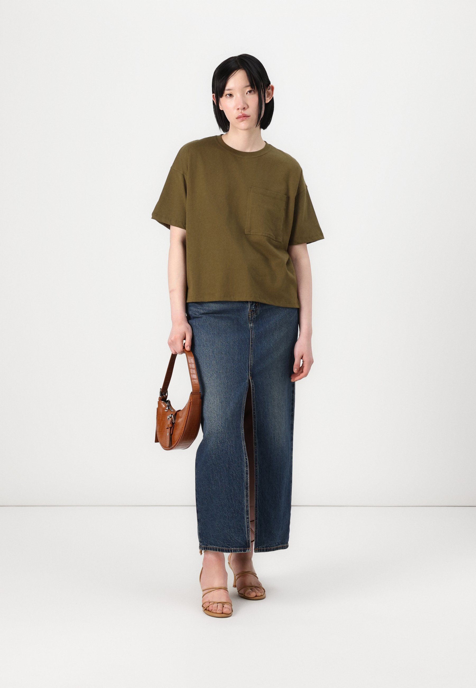 売れ筋商品|||サムス サムス Tシャツ レディース トップス EIRA - Basic T-shirt - vetiver うるせぇトリTシャツ Regular Fit T-Shirt by mame&co
