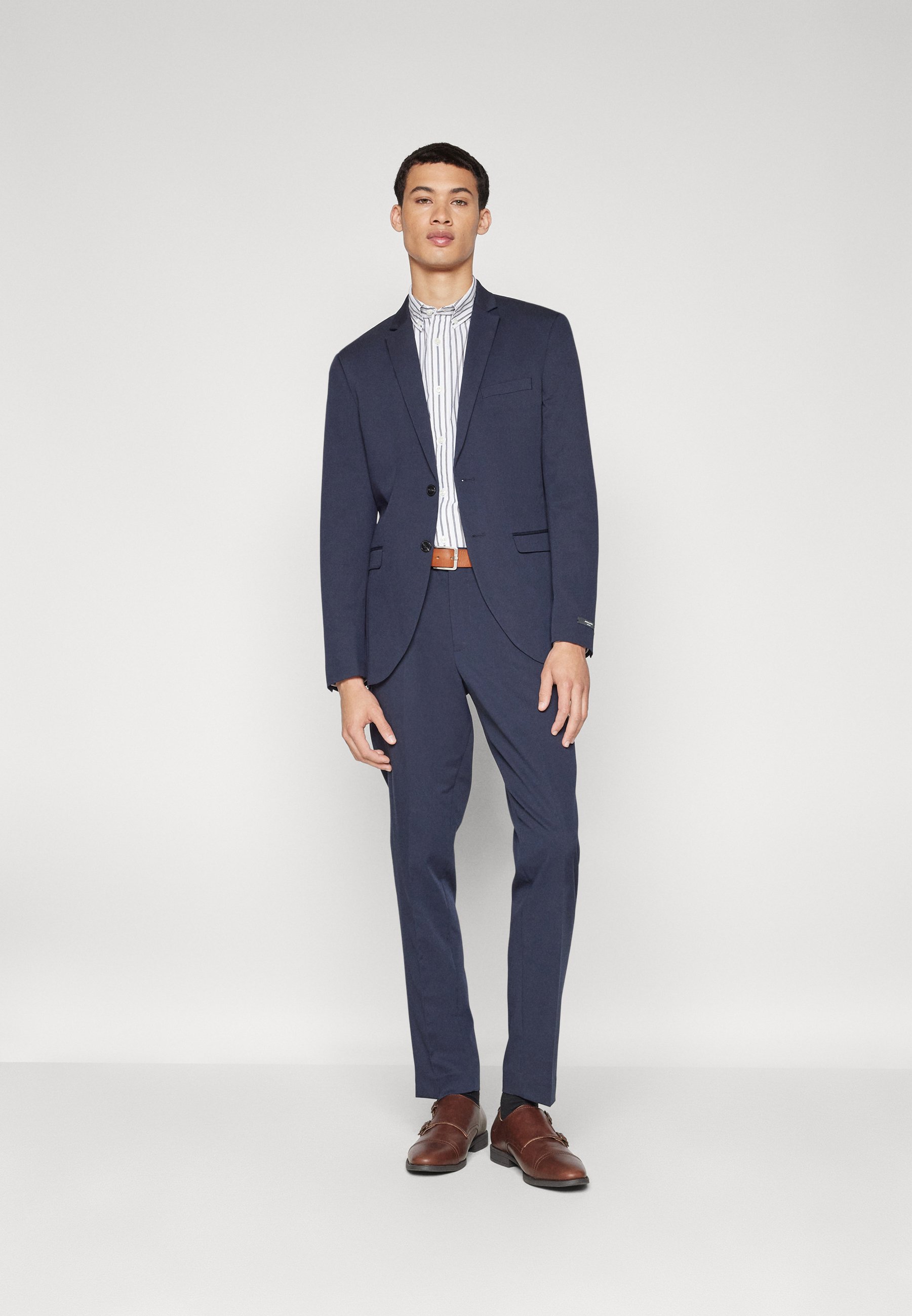 Levi's Free herenriem 5117-3-28 - Vergelijk prijzen