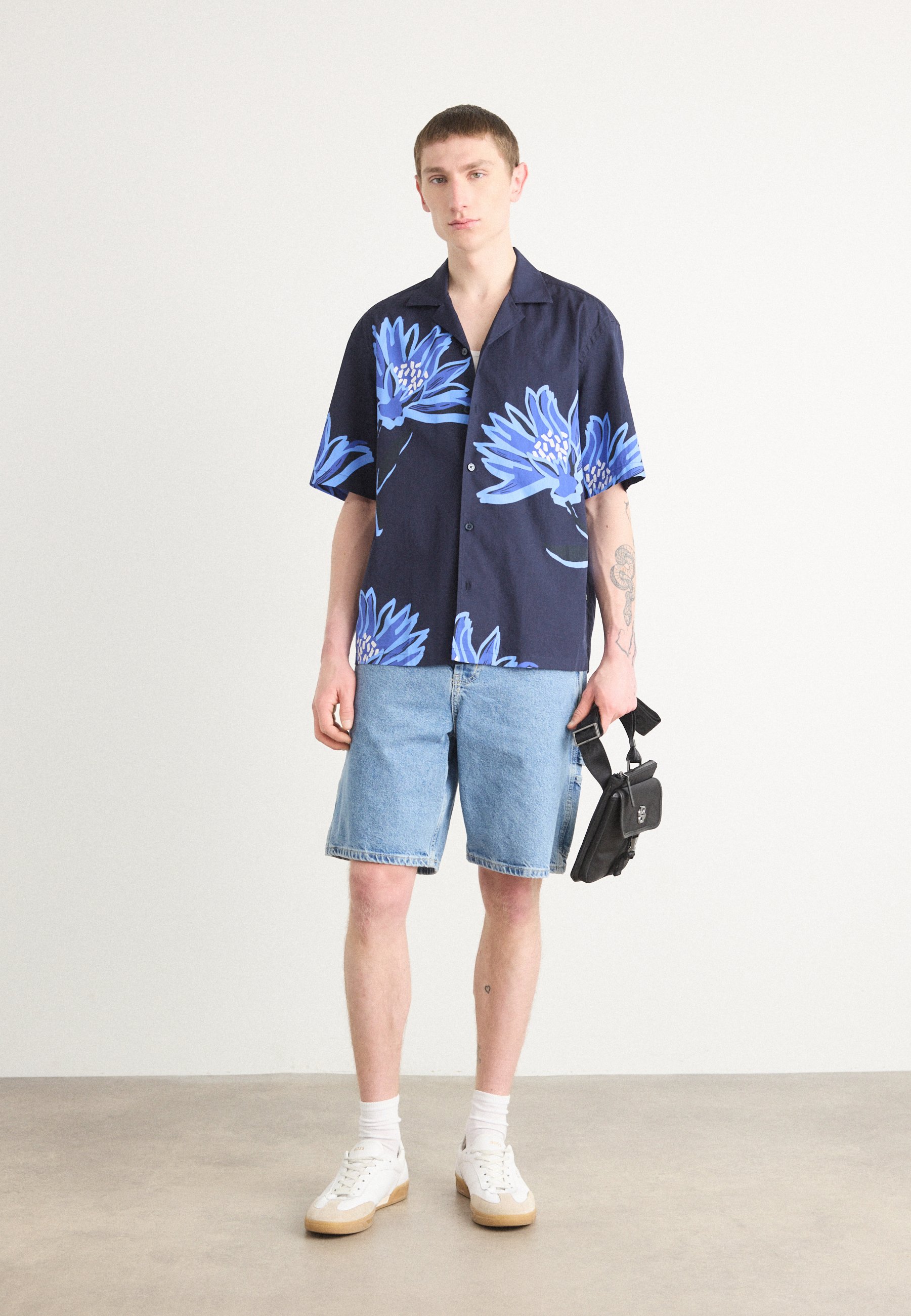 ボトムスその他 adidas Monogram 3S Short Pants Blue IY0324 adidas パンツ 「ZOZO限定」モノグラム スリーストライプス