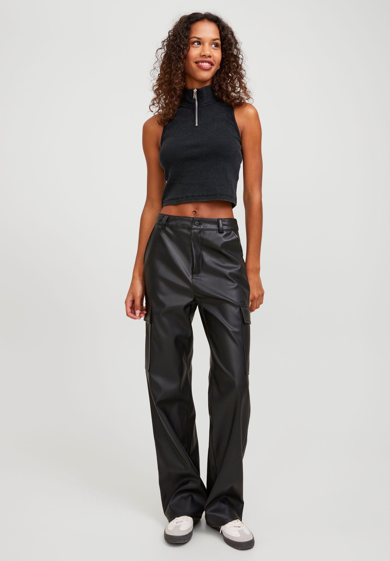 ONLY Petite PALAZZO PANT AOP - Pantalones - Black Romantic Flower/negro