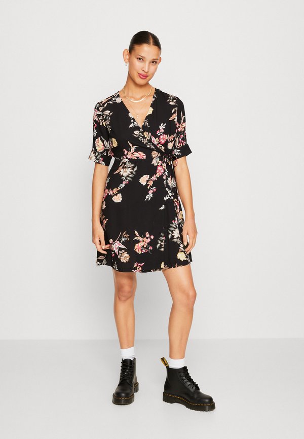 Pieces PCKAITLYN WRAP DRESS Kjole black/svart Zalando.no