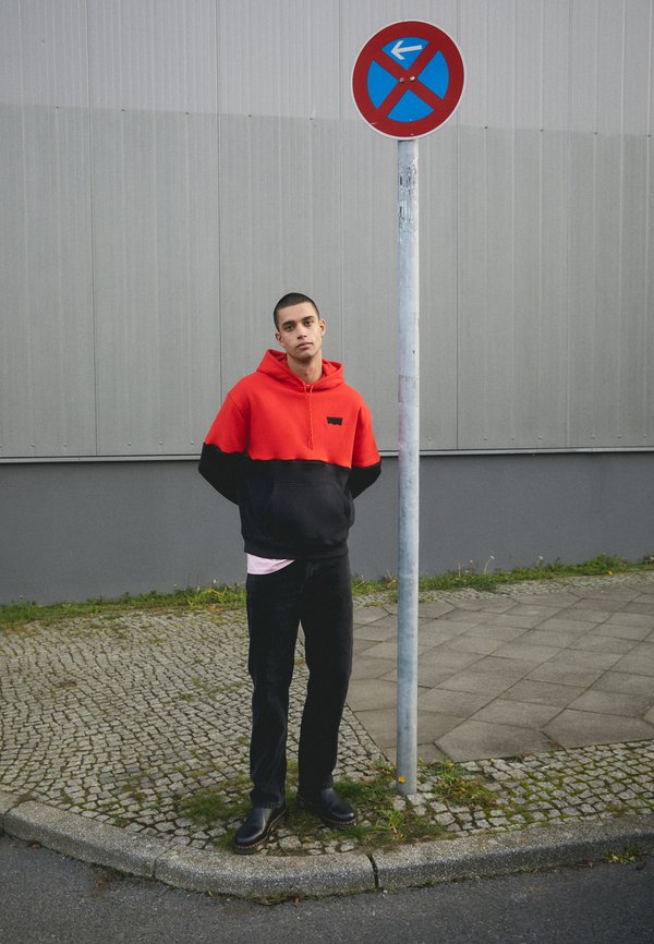 dr martens chelsea mono black