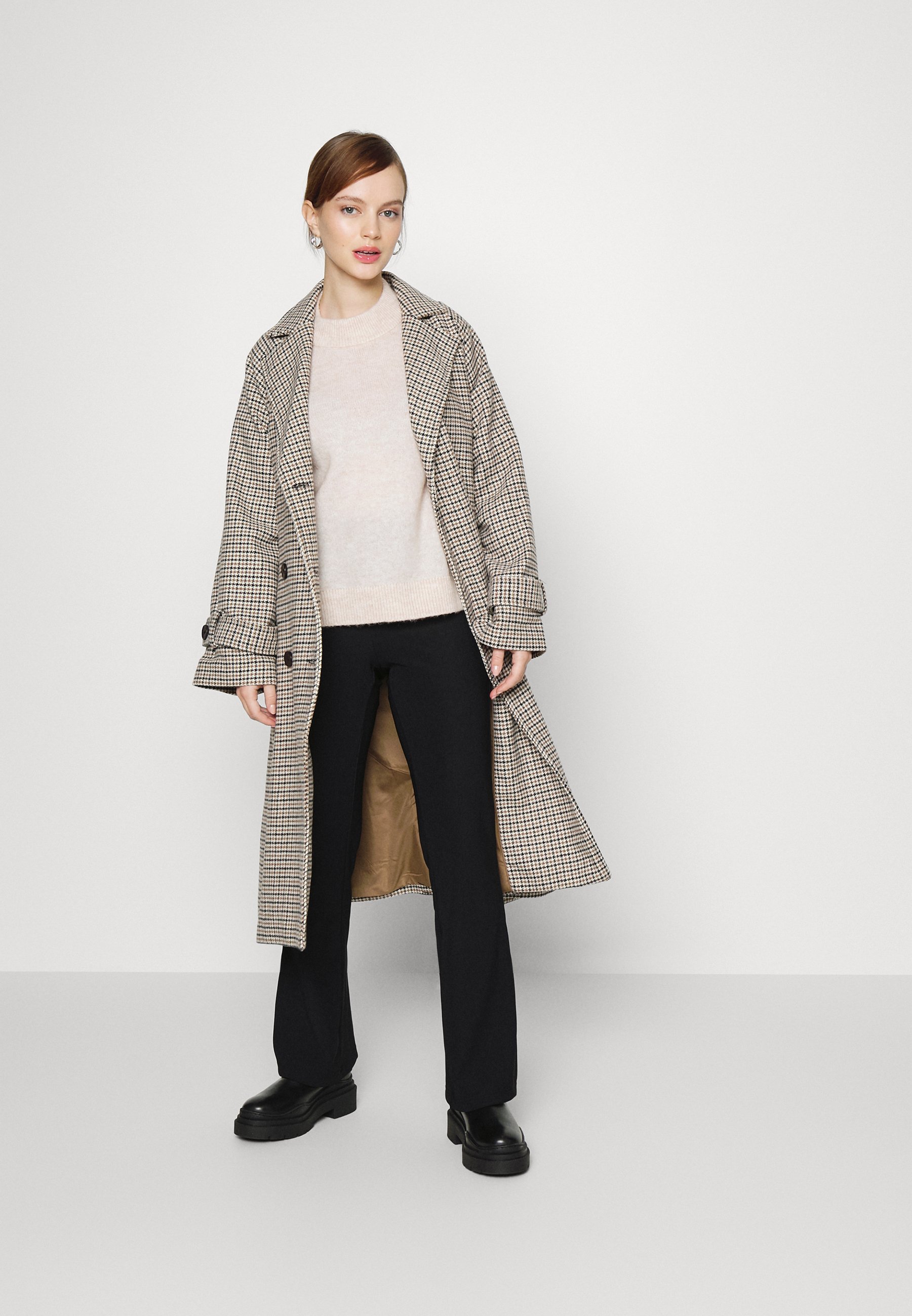 Jacqueline de Yong Trui Jdyjusty Eva High Neck Zip Vest Knt 15271428 Warm Sand/w Argan