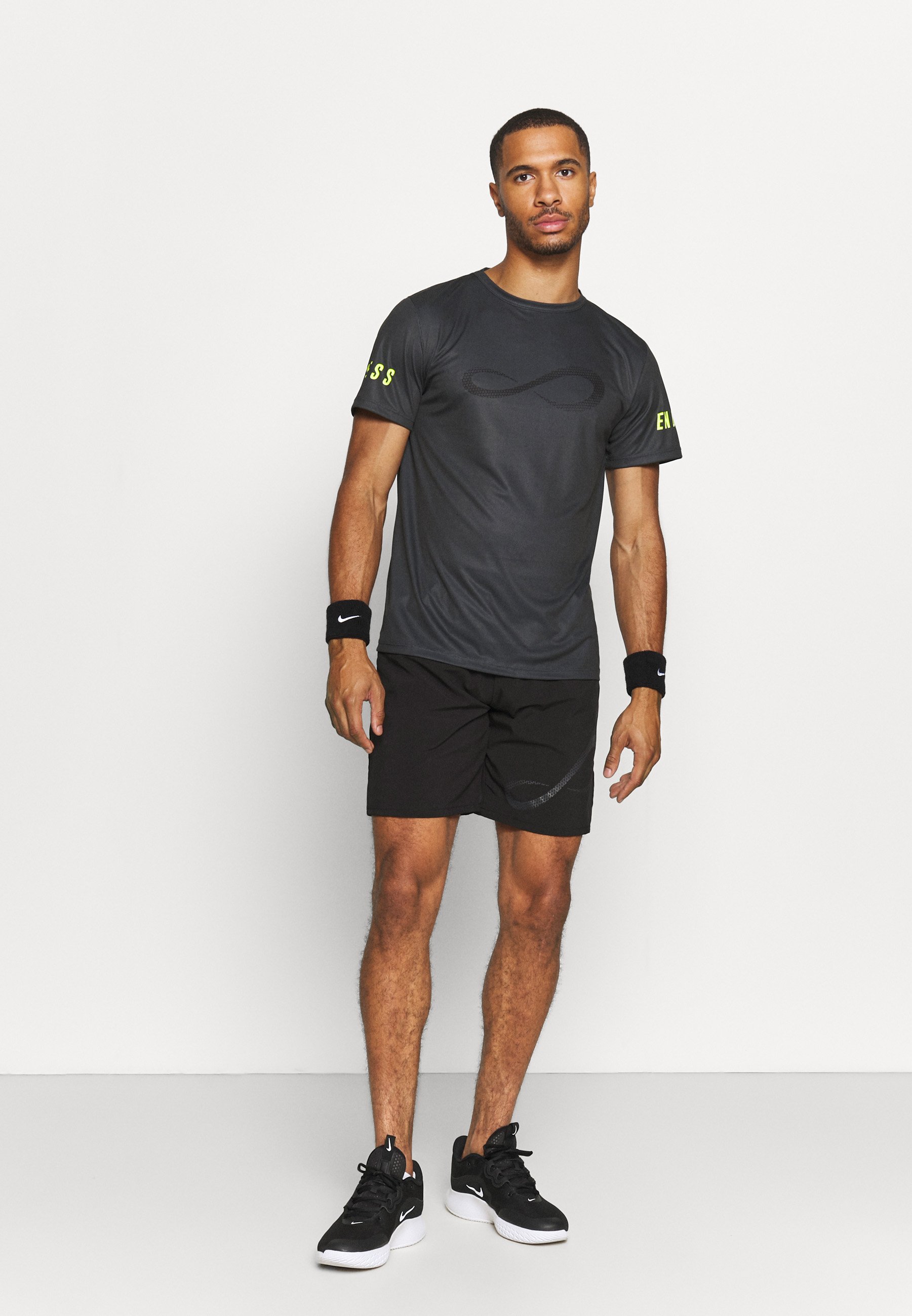 Nike Performance ENERGY - Pantalón corto de deporte - black/iron grey/negro  - Zalando.es