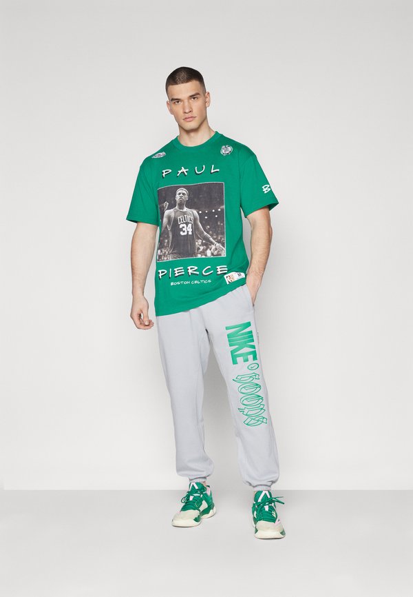 Nike Performance GIANNIS IMMORTALITY 3 Basketball shoes malachite/medium soft pink/green