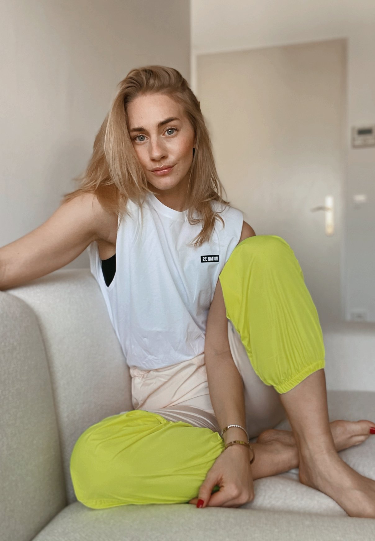 DIM Sport BH Für Mädchen - Atmungsaktiv Mit Perfektem Halt Für Aktivitäten